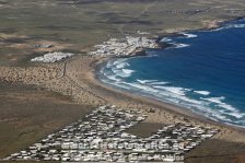 Spanien | Kanaren | Provinz Las Palmas | Lanzarote | Caleta de Famara vom Risco de Famara aus gesehen |